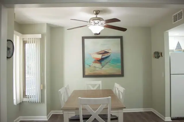 Dining area at Beach Arbor 21